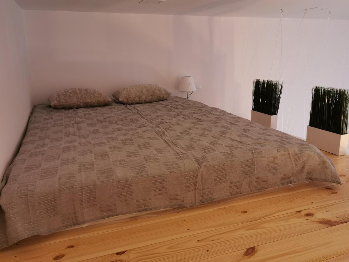 Theater Apartment *